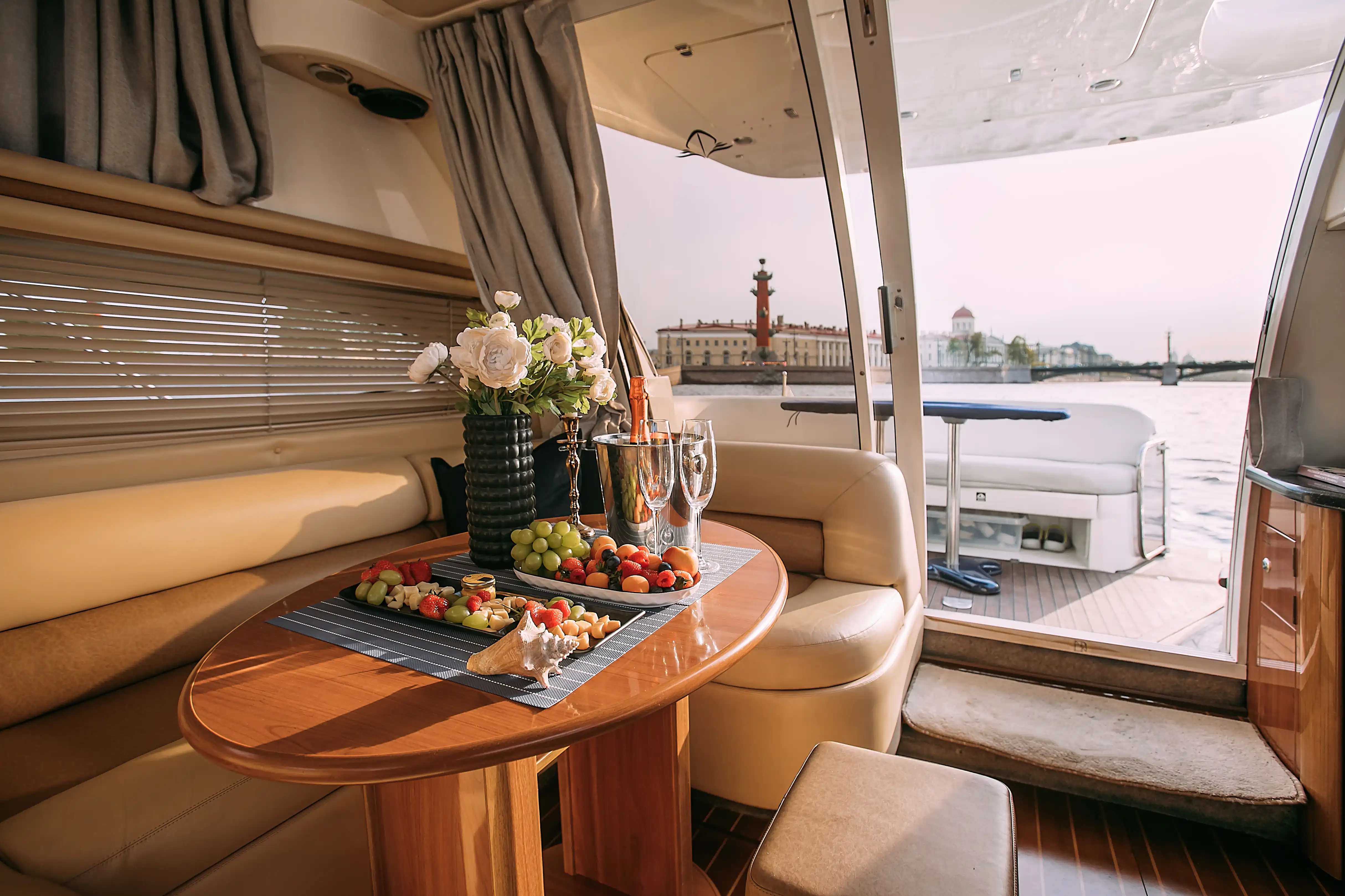 Яхта Sealine 39 AMO image- 22